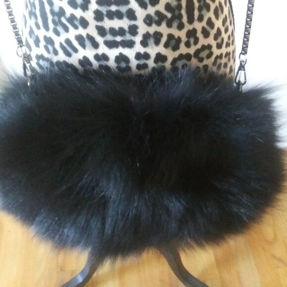New Black FOX Fur Muff Purse zipper top (can slide hands into openings on side) - Picture 2 of 2